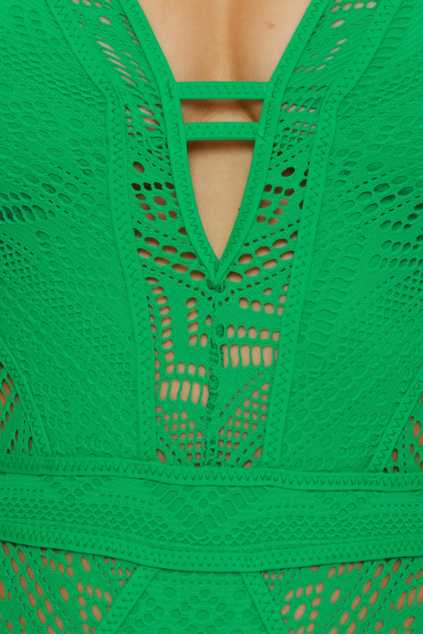 Becca Plunge Neck>COLOR PLAY 1PC PLUNGE |EMERALD|WHITE/TAN|BELLFLOWER|AUBERGINE|LAGOON